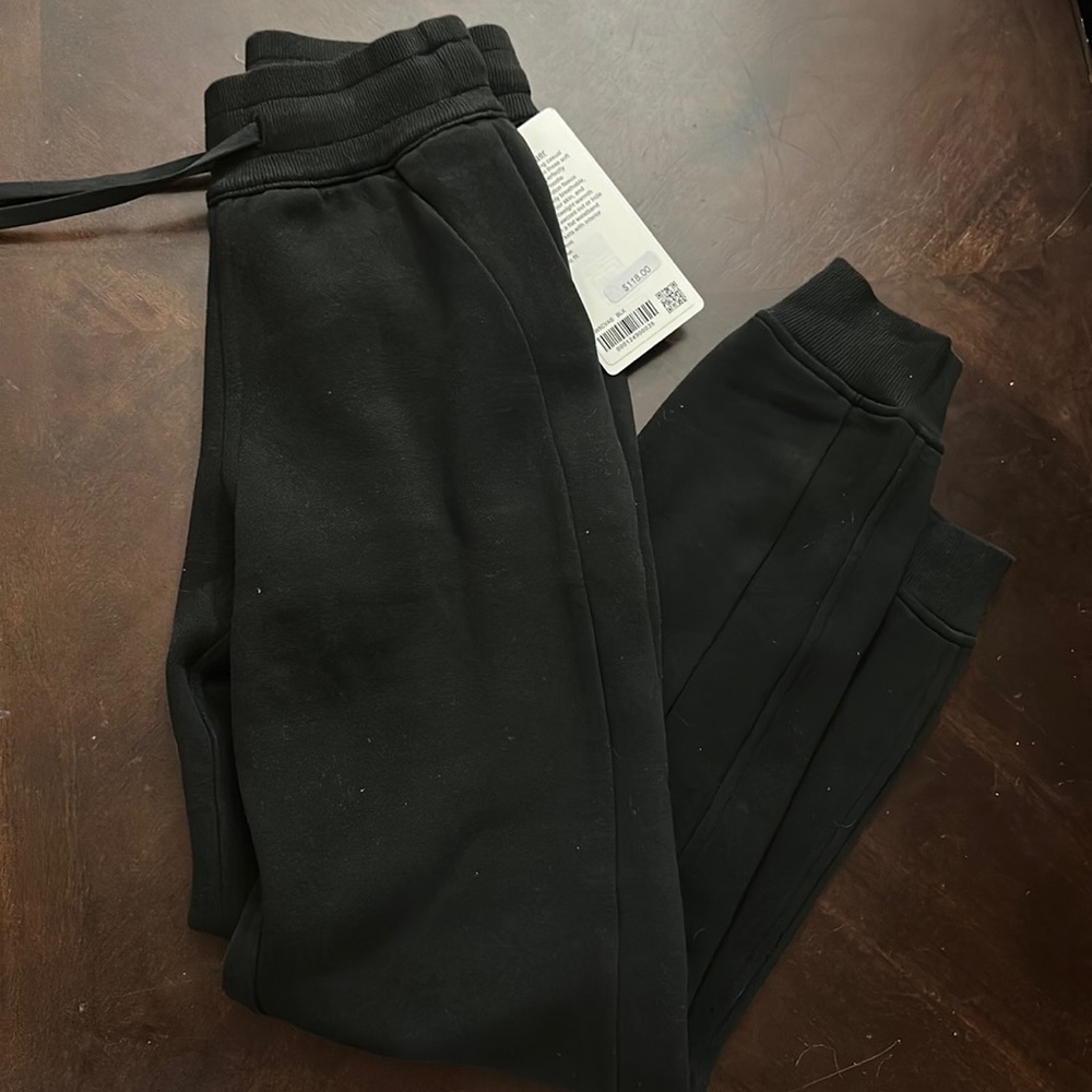 Lululemon Scuba High-Rise Jogger Size: 0 NWT